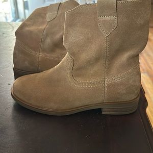 Clarks Womens Memi Mid Ankle Boots in Tan Suede Size 8